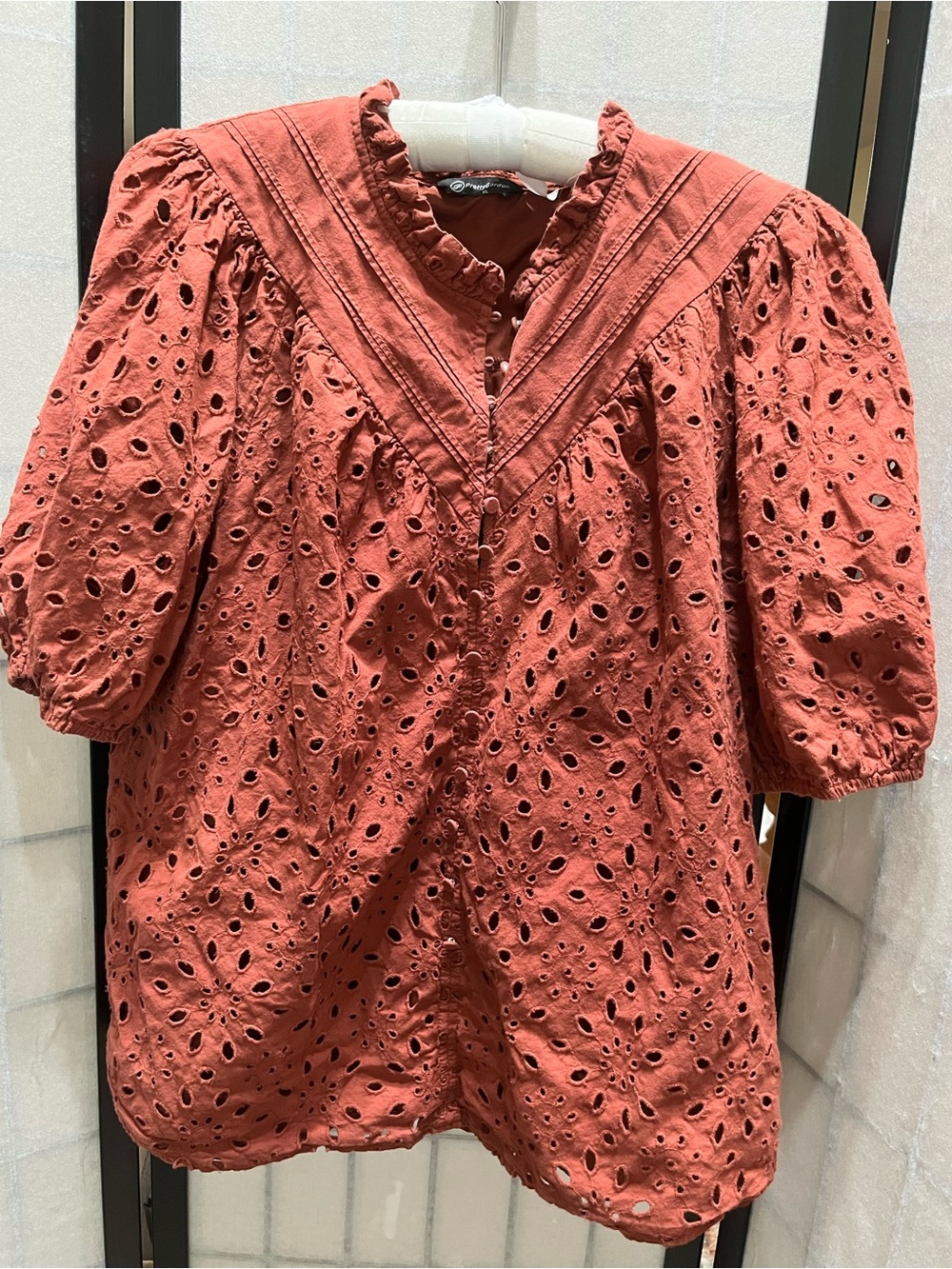 PRETTY GARDEN Eyelet Puff-Sleeve Blouse in Rust SIZE XL